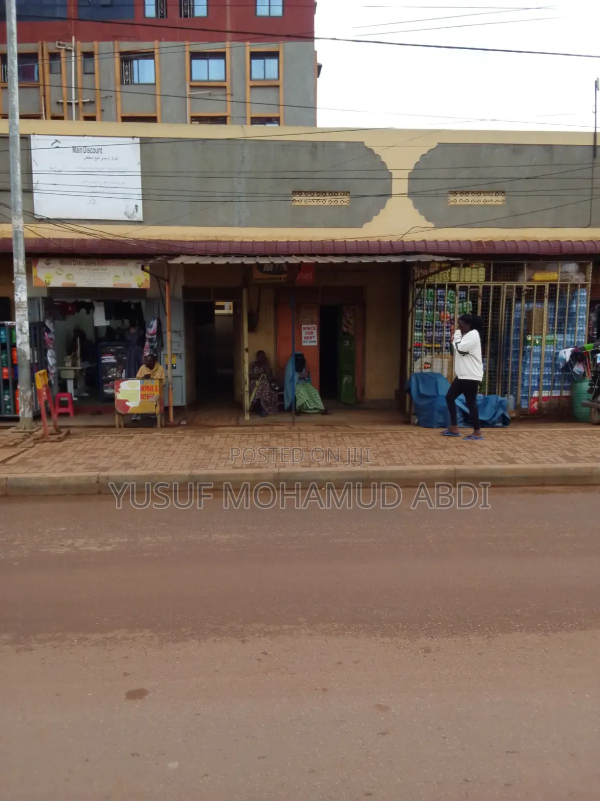 Vacant Shop for Rent in Very Busy Location