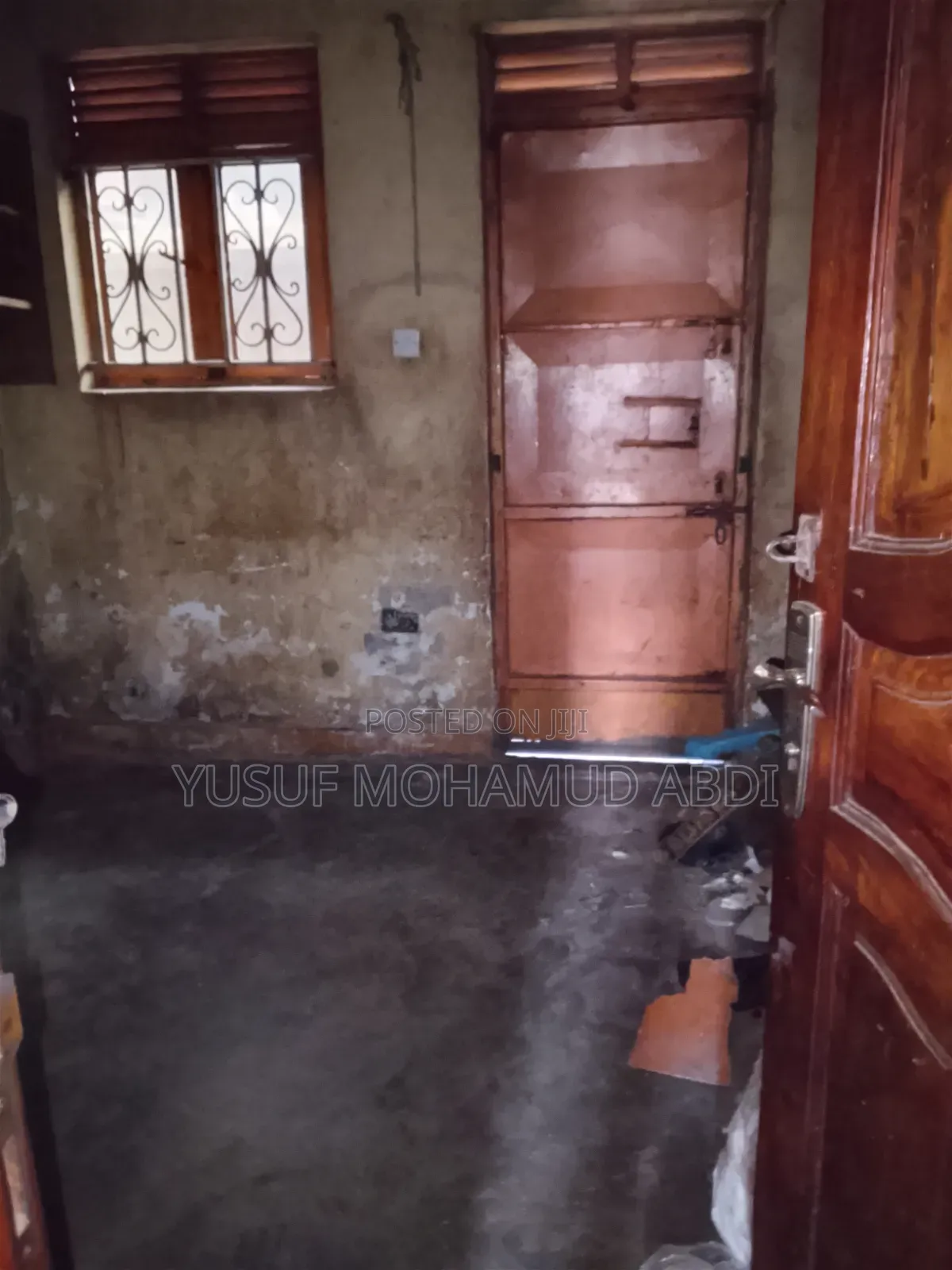 Vacant Shop for Rent in Very Busy Location