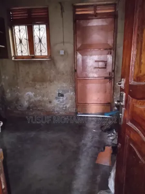 Vacant Shop for Rent in Very Busy Location