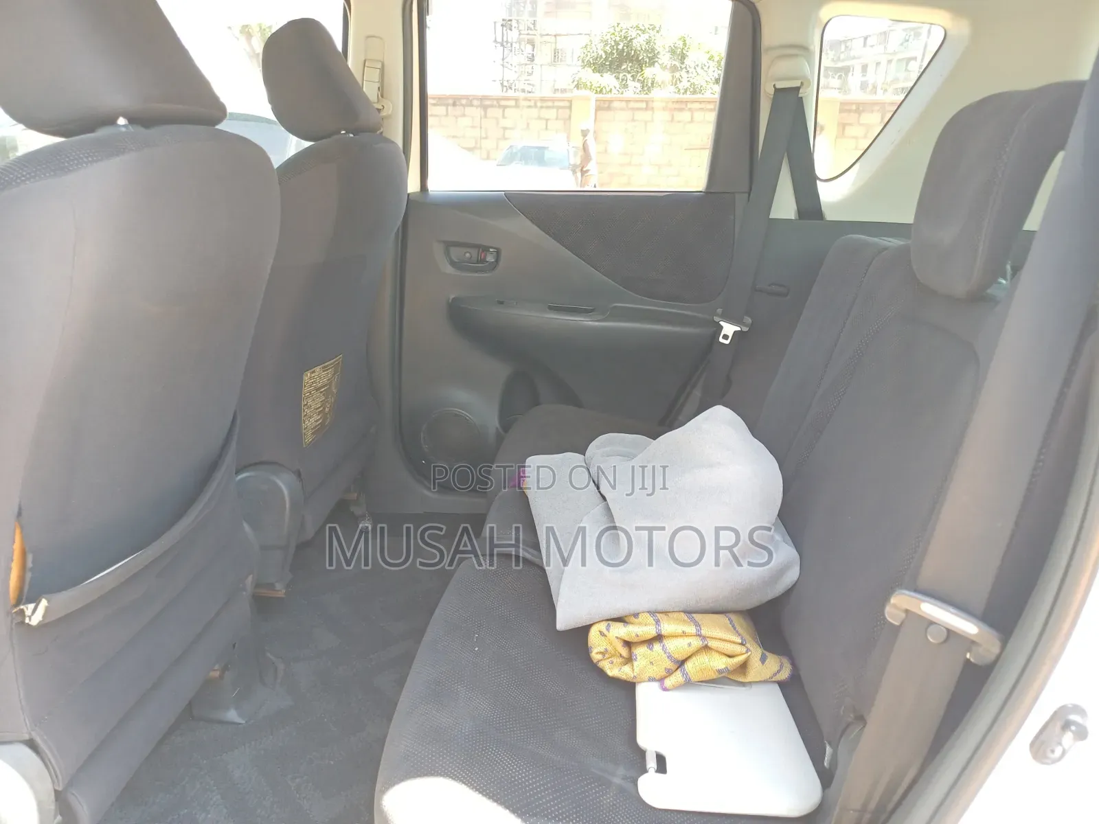 Toyota Ractis 2009 White