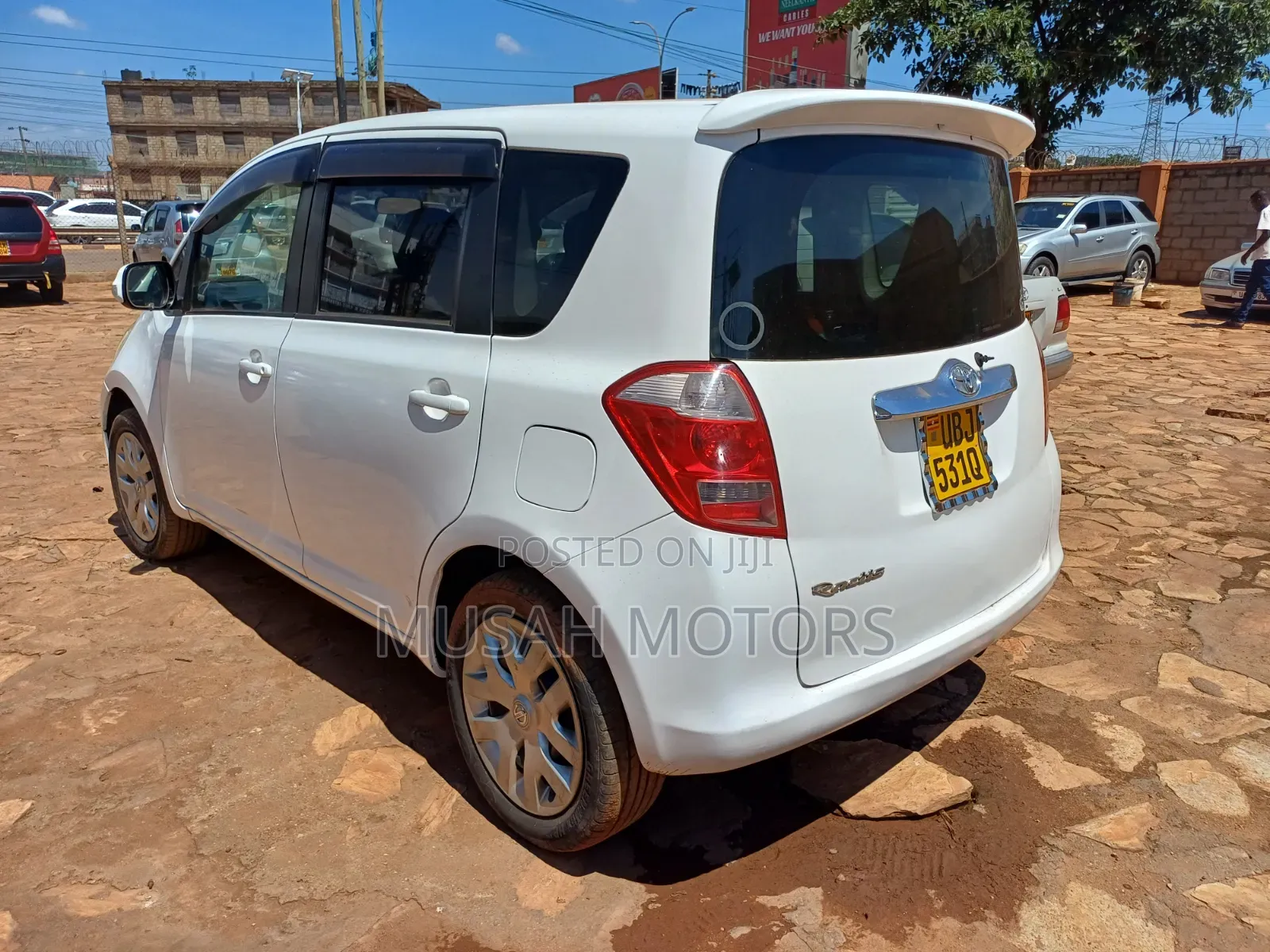 Toyota Ractis 2009 White