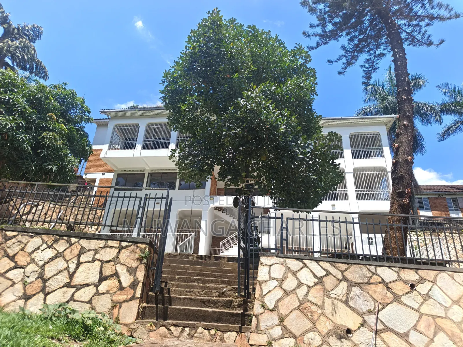 8bdrm Duplex in Fs Properties Ltd, Central Division for rent