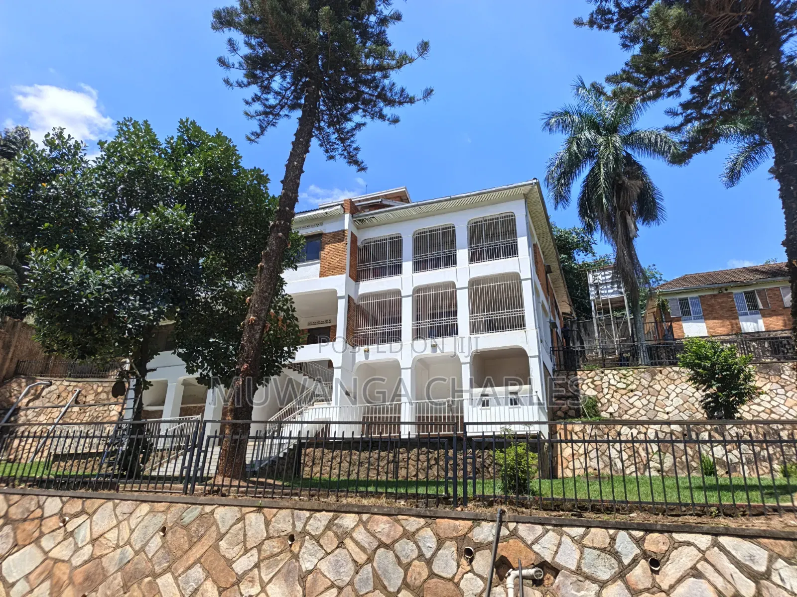 8bdrm Duplex in Fs Properties Ltd, Central Division for rent