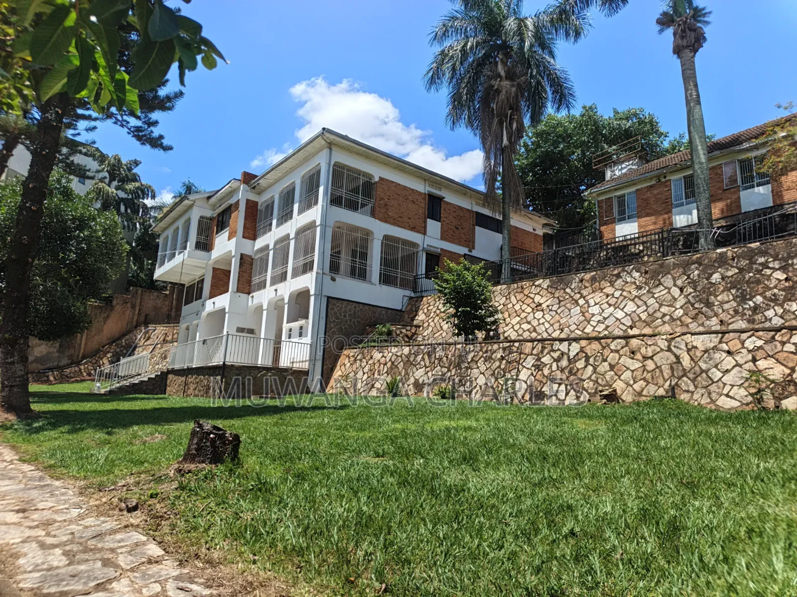 8bdrm Duplex in Fs Properties Ltd, Central Division for rent
