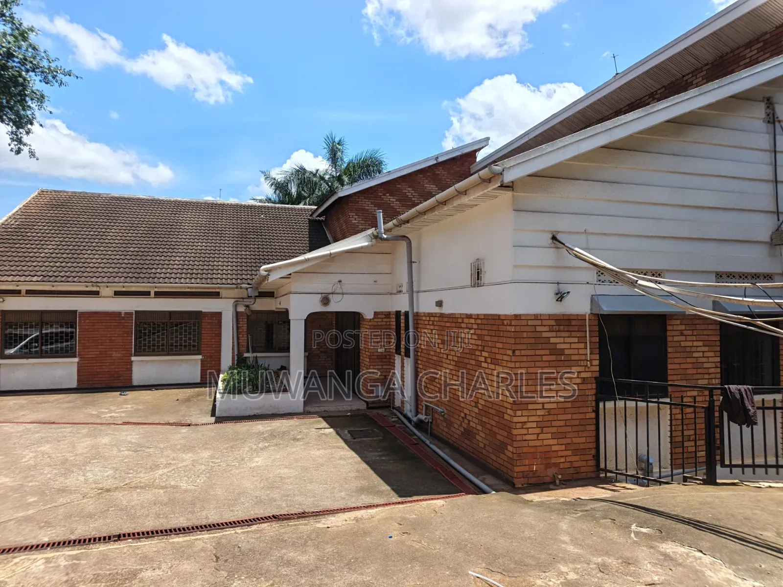 8bdrm Duplex in Fs Properties Ltd, Central Division for rent