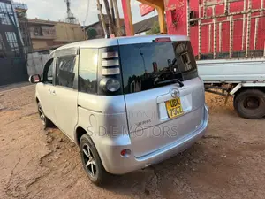 Toyota Sienta 1.5 FWD 2008 Silver
