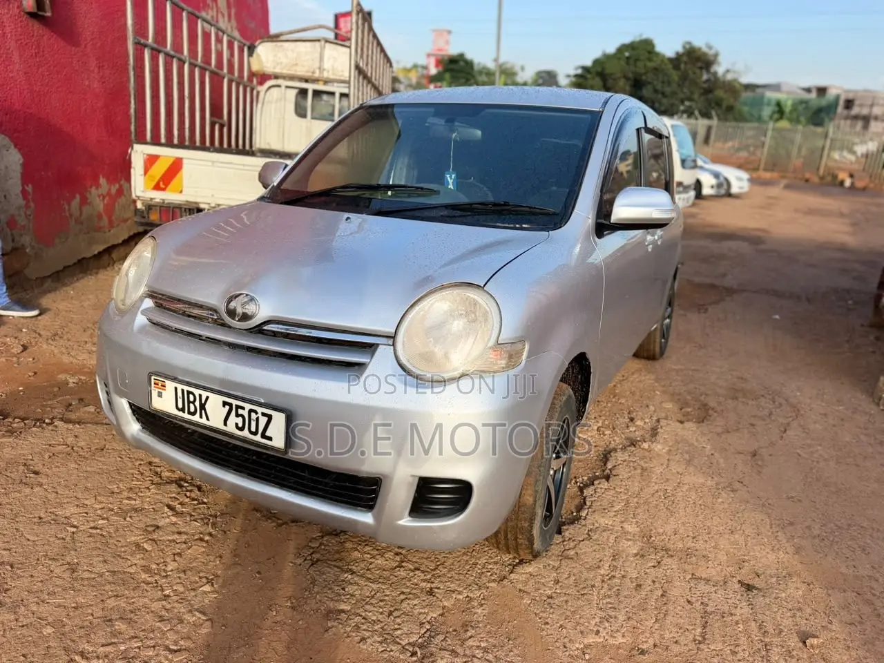 Toyota Sienta 1.5 FWD 2008 Silver