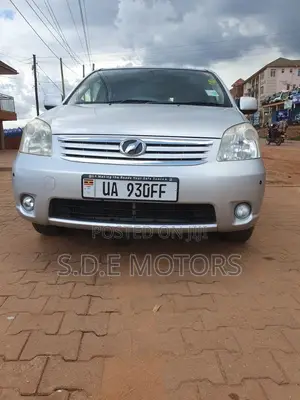 Toyota Raum 1.5 FWD 2008 Silver