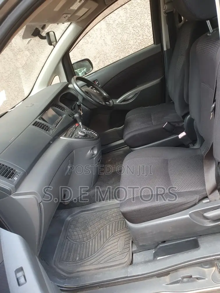 Toyota Raum 1.5 FWD 2008 Silver