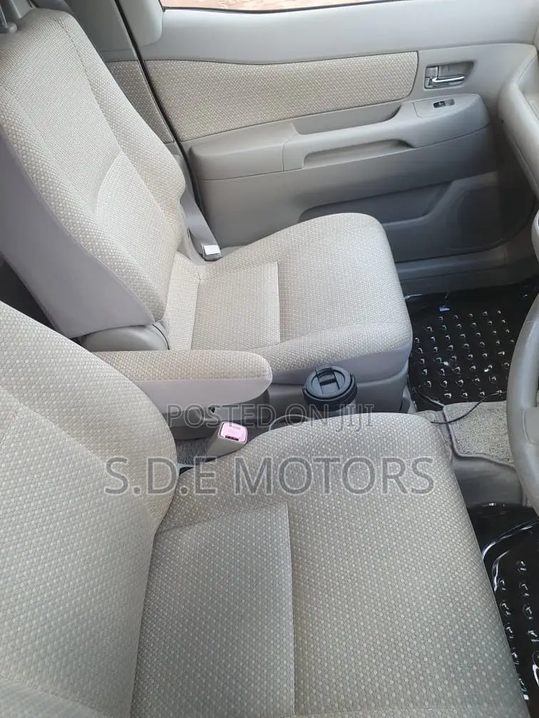 Toyota Raum 1.5 FWD 2008 Silver