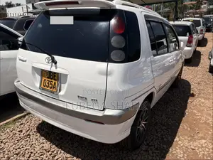 Toyota Raum 1.5 AWD 2000 White