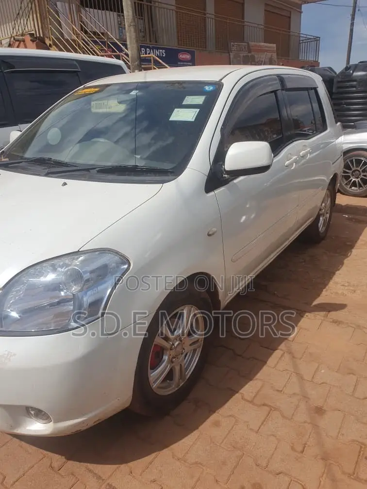 Toyota Raum 1.5 FWD 2008 White