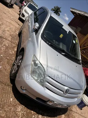 Toyota IST 2006 Silver