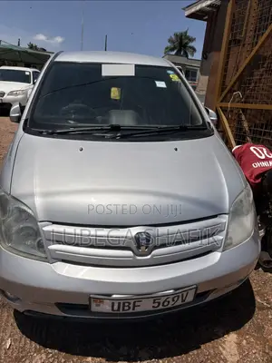 Toyota IST 2006 Silver
