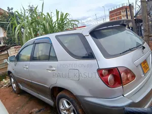 Toyota Harrier 2000 Silver
