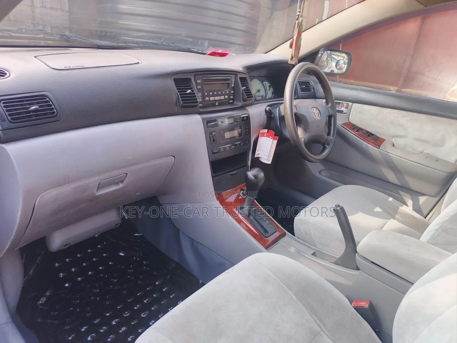 Toyota Corolla Sedan 2004 Silver