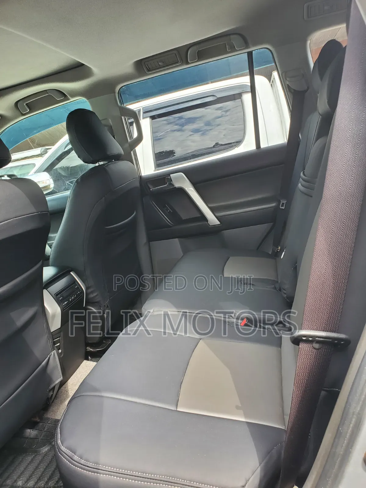 Toyota Land Cruiser Prado 3.0 D-4D (190 Hp) 7 seats 2014 Silver