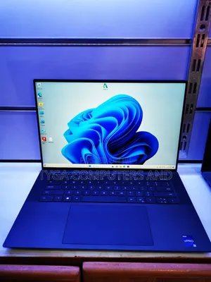 Laptop Dell Precision 5570 16GB Intel Core i9 SSD 512GB