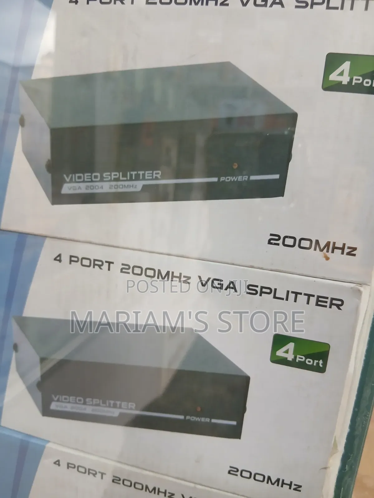 -Port 200MHz VGA Video Splitter Box Used to Mirror a Single Computer
