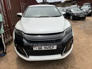 Toyota Harrier 2.0 2016 White