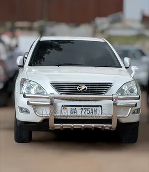 Toyota Harrier 2.4 2011 Off white