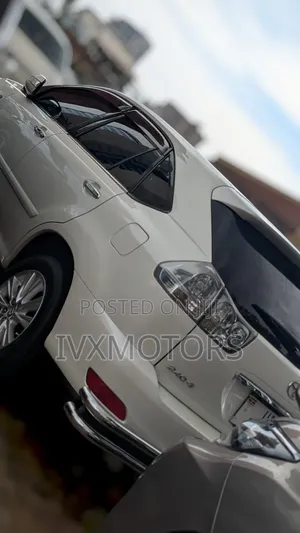 Toyota Harrier 2.4 2011 Off white