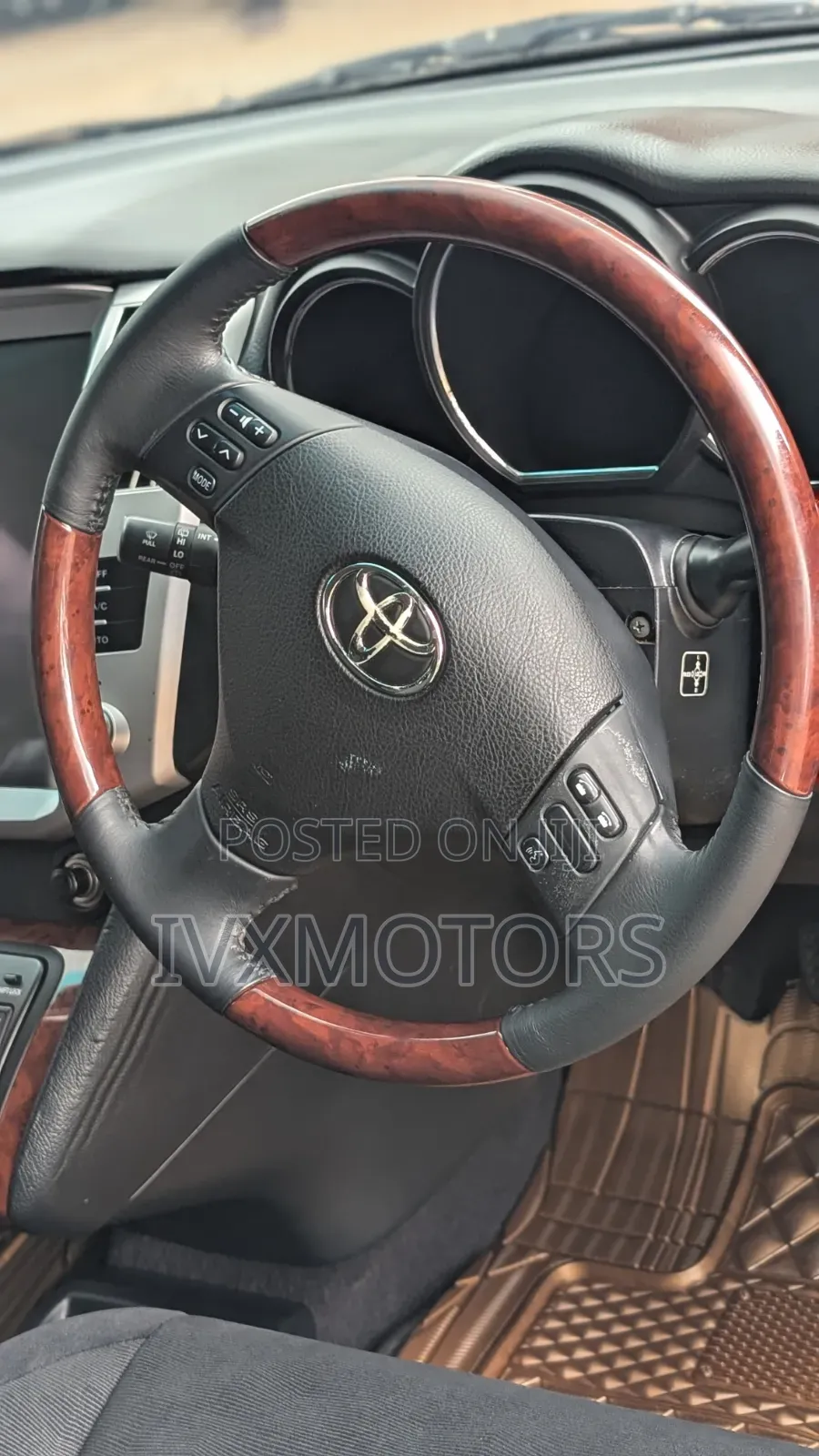 Toyota Harrier 2.4 2011 Off white