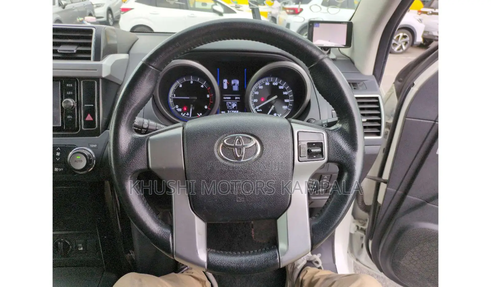 Toyota Land Cruiser 2017 Pearl
