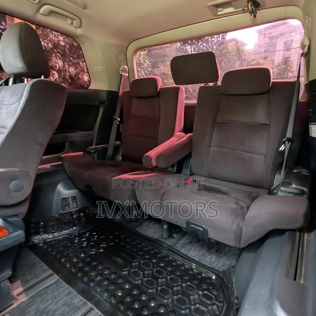 Toyota Alphard 2.4 Petrol FWD 2011 White