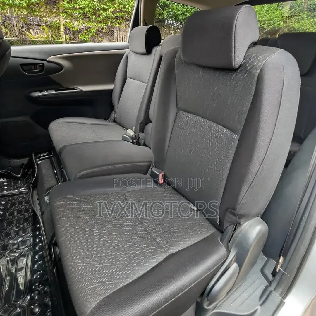 Toyota Wish 2010 Silver