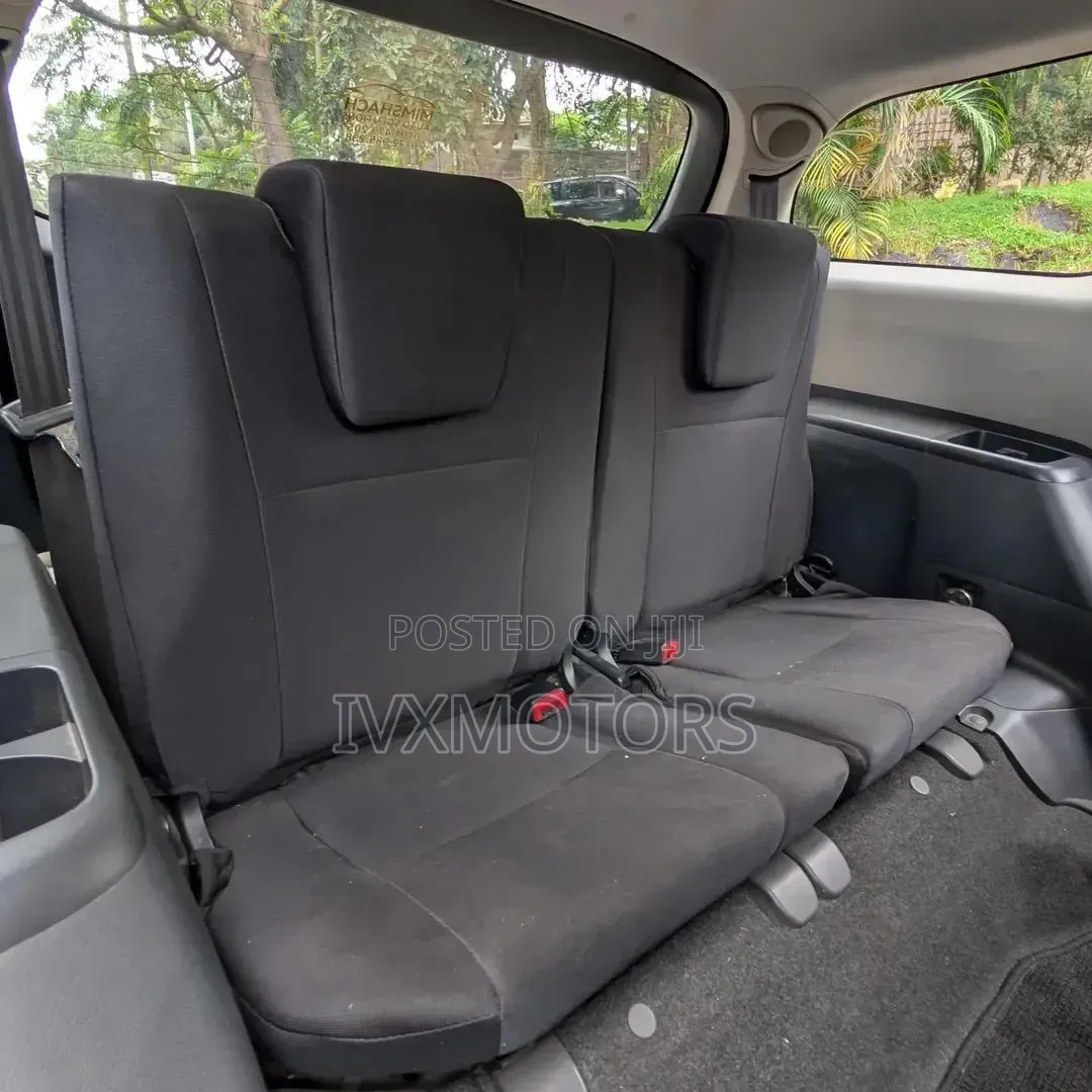 Toyota Wish 2010 Silver