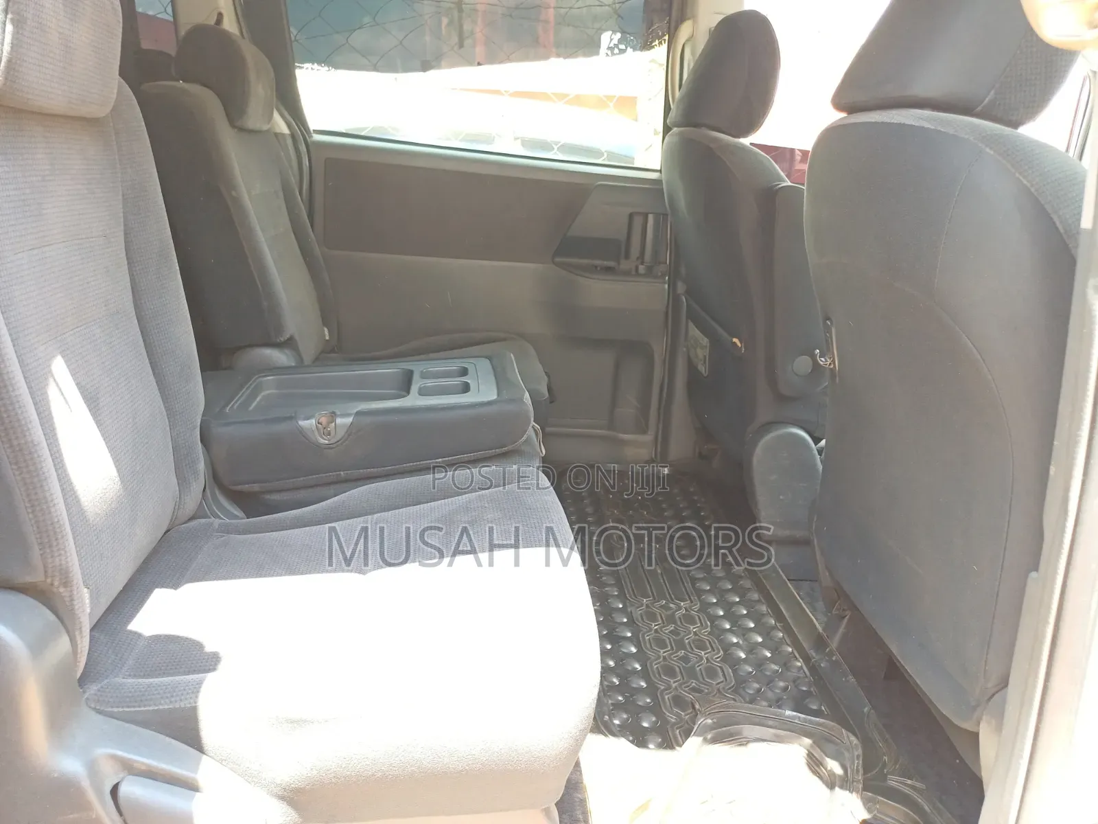 Toyota Noah 2011 Silver