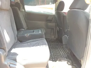 Toyota Noah 2011 Silver
