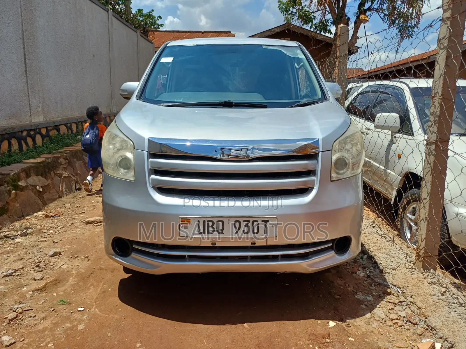Toyota Noah 2011 Silver