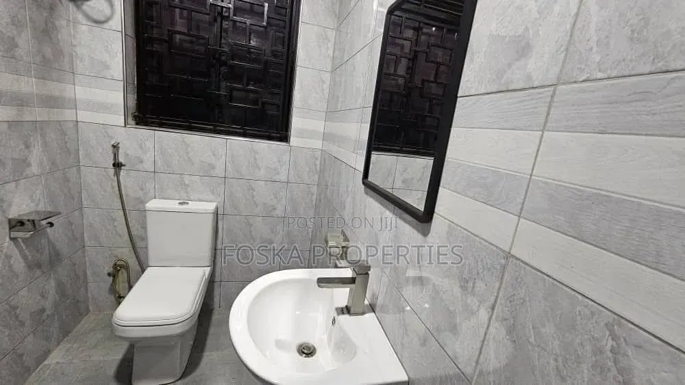 3bdrm Apartment in Kabalagala, Central Division for rent