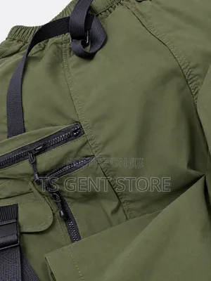 Men's Cargo , Durable Stylish Multiple Pocket Shorts in Brown Colour.