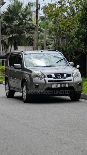 Nissan X-Trail 2011 Gray