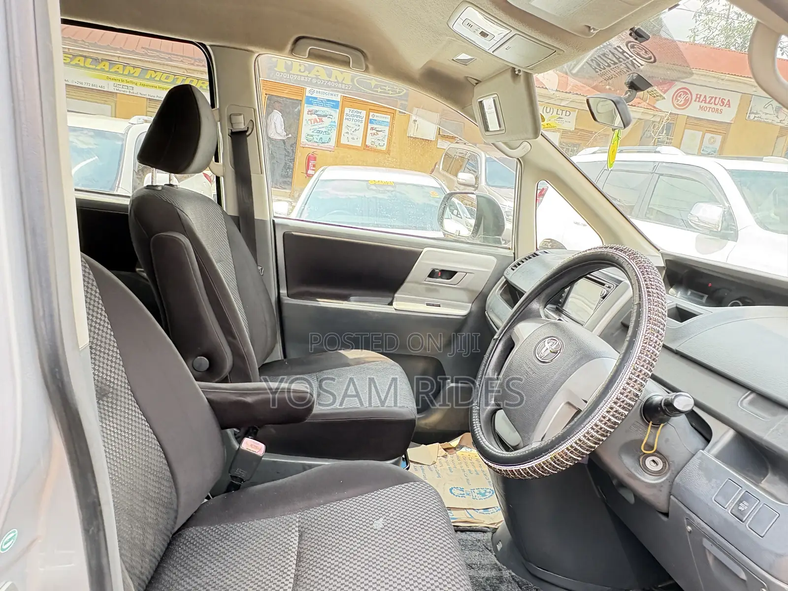 Toyota Noah 2.0 143hp AWD (7 Seater) 2007 Silver