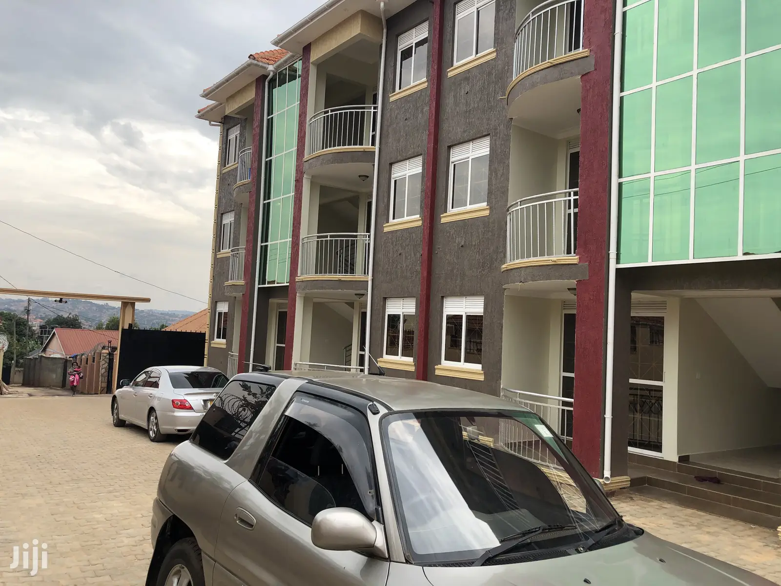 Munyonyo Unique 12 Unit Apartments On Sell By The Tarmack
