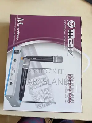 Max DH-744 Dual Professional Wireless Microphone System