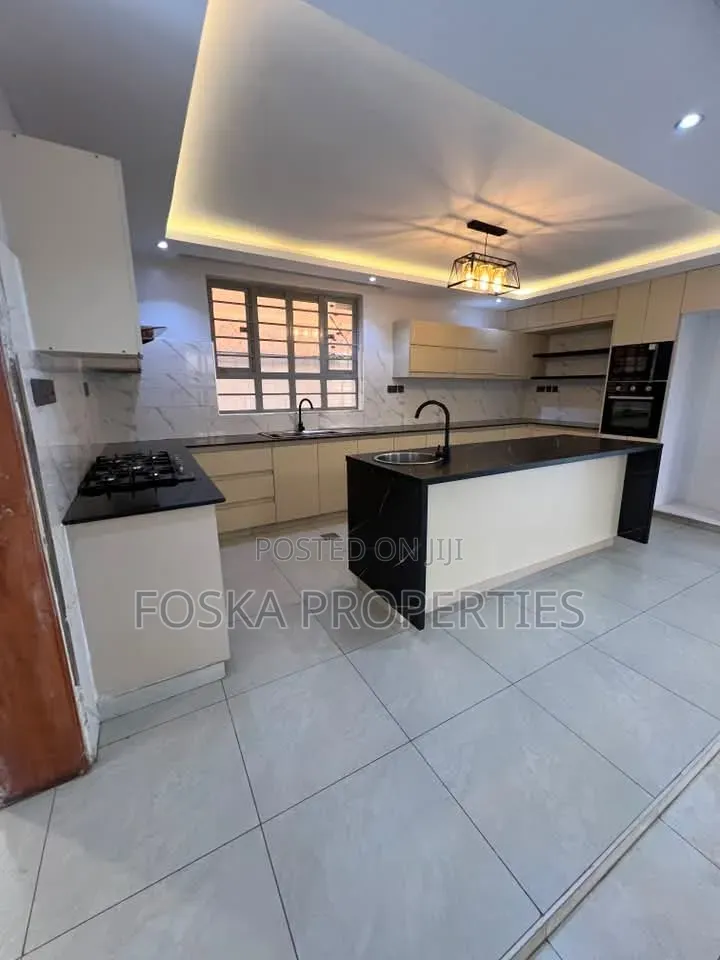 3bdrm Duplex in Makindye Estate, Central Division for rent