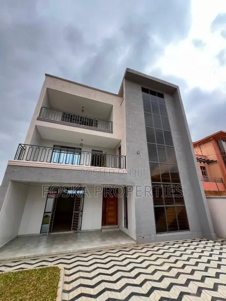 3bdrm Duplex in Makindye Estate, Central Division for rent