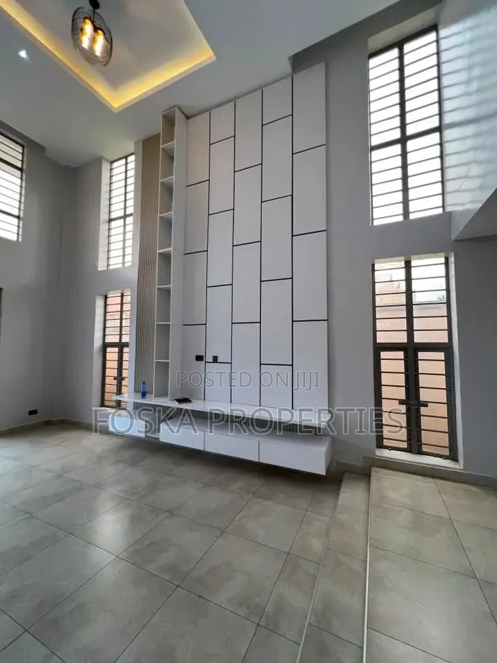 3bdrm Duplex in Makindye Estate, Central Division for rent