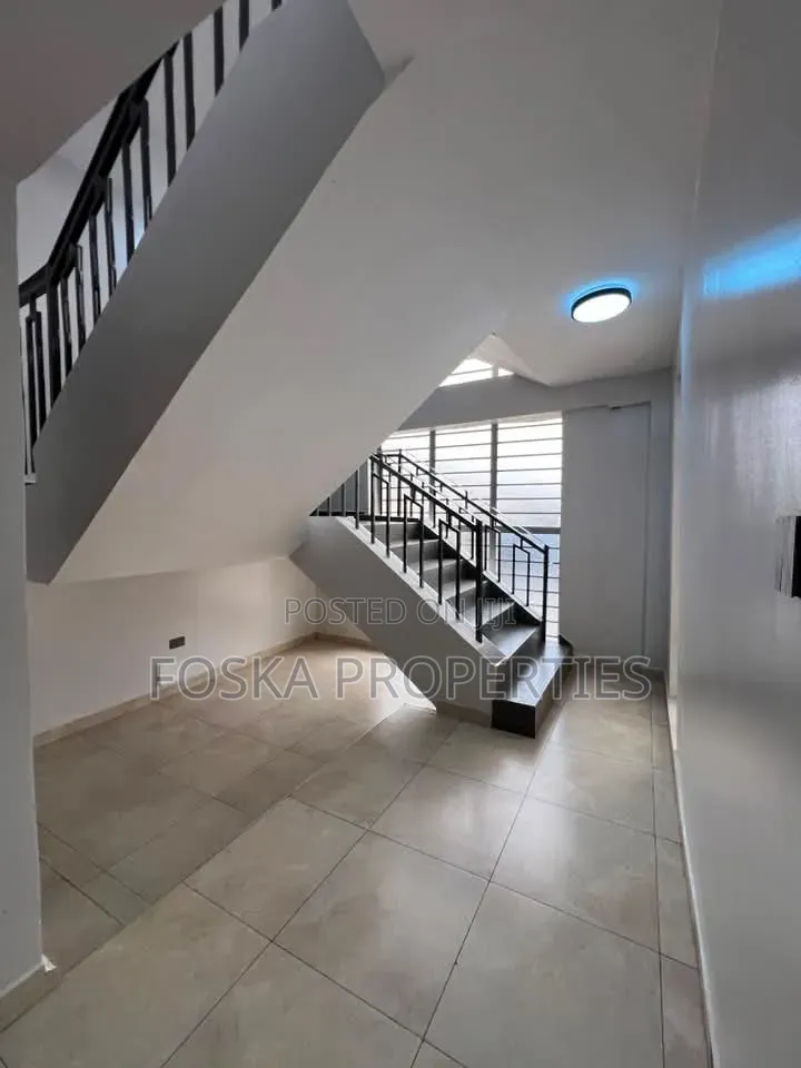 3bdrm Duplex in Makindye Estate, Central Division for rent