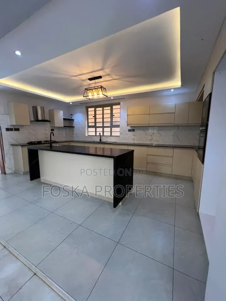 3bdrm Duplex in Makindye Estate, Central Division for rent