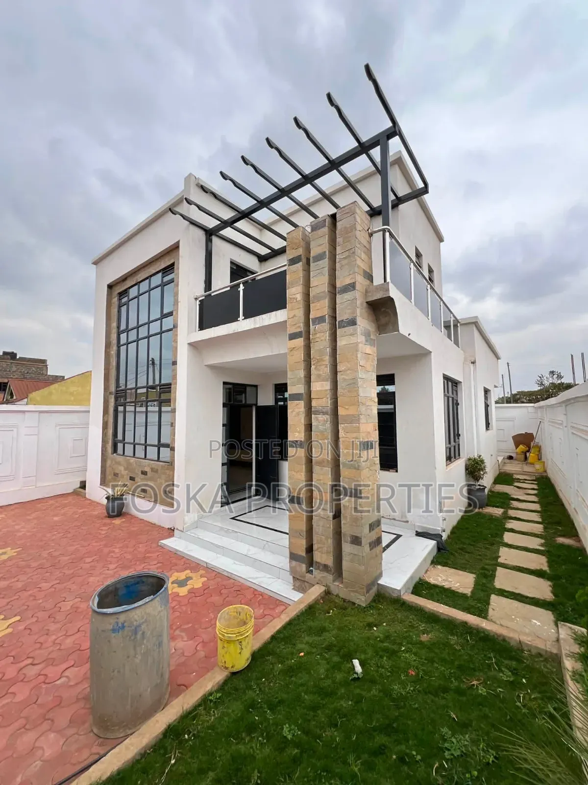 4bdrm Duplex in Kansanga, Central Division for rent
