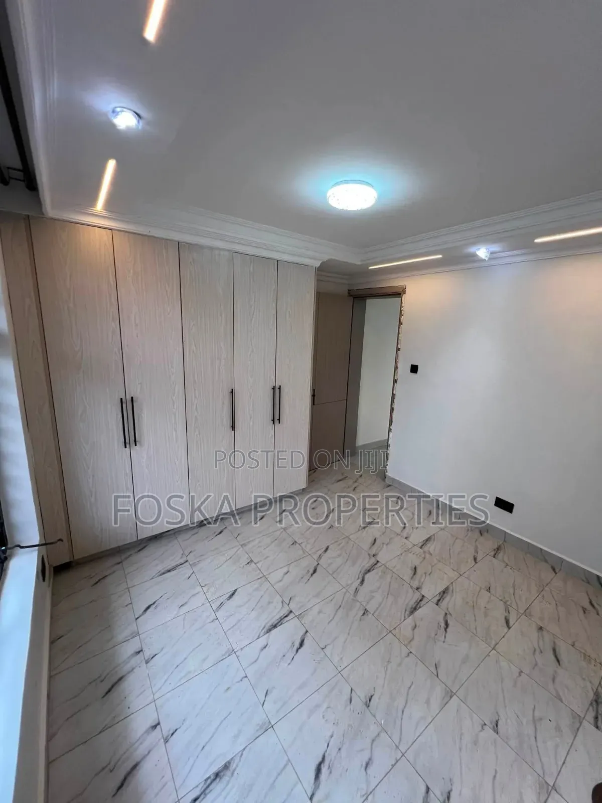 4bdrm Duplex in Kansanga, Central Division for rent
