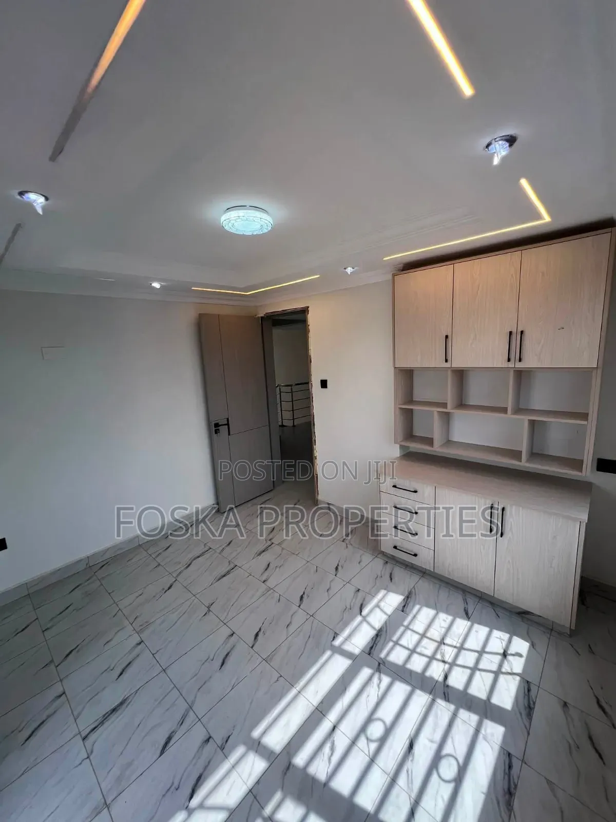 4bdrm Duplex in Kansanga, Central Division for rent