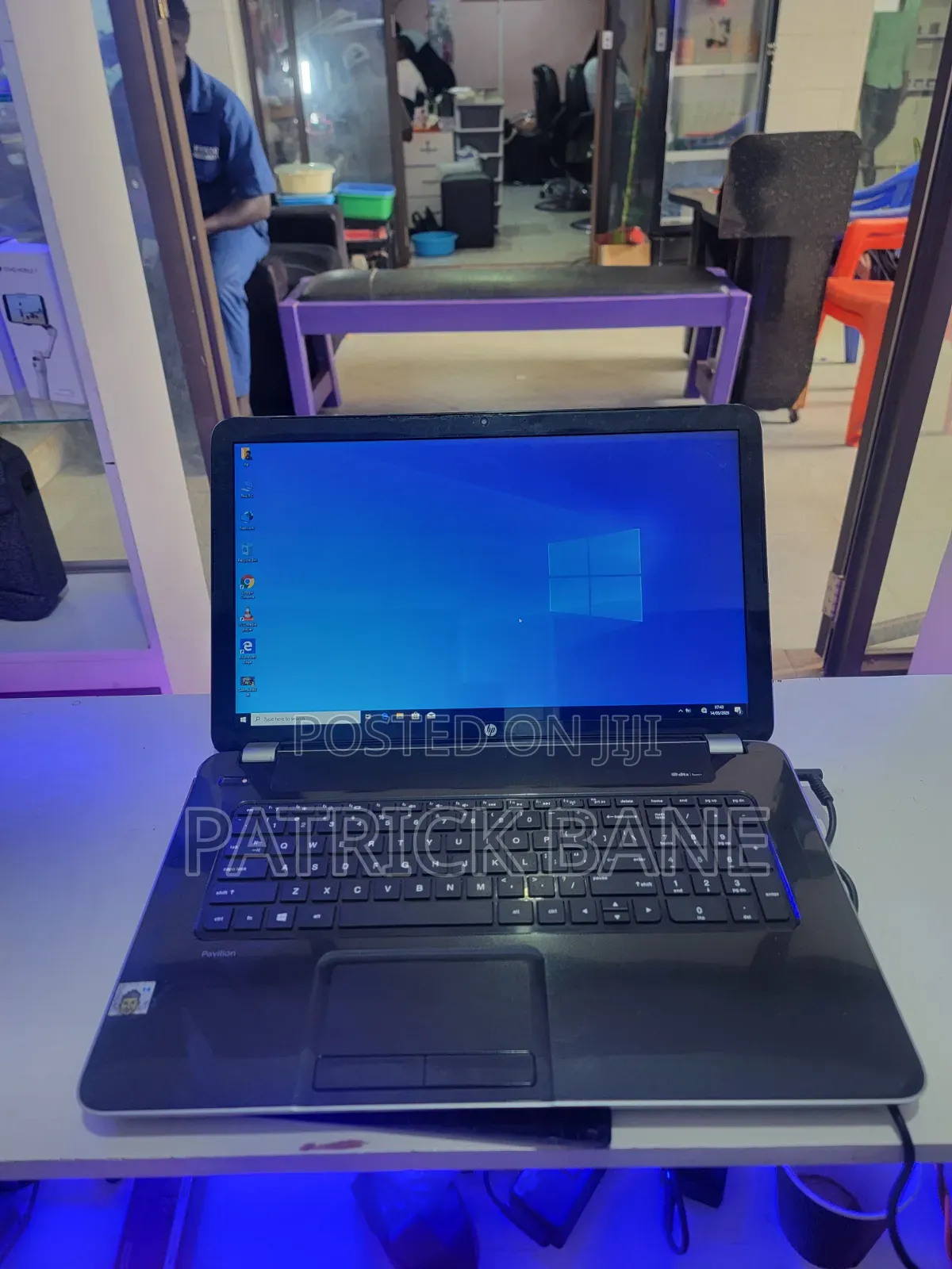 Laptop HP Pavilion 17 4GB Intel Core i3 HDD 160GB