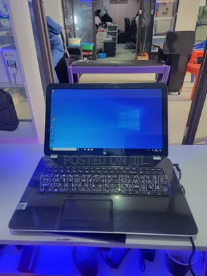 Laptop HP Pavilion 17 4GB Intel Core i3 HDD 160GB